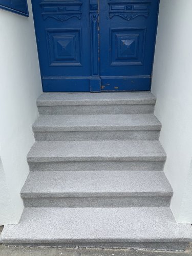 04